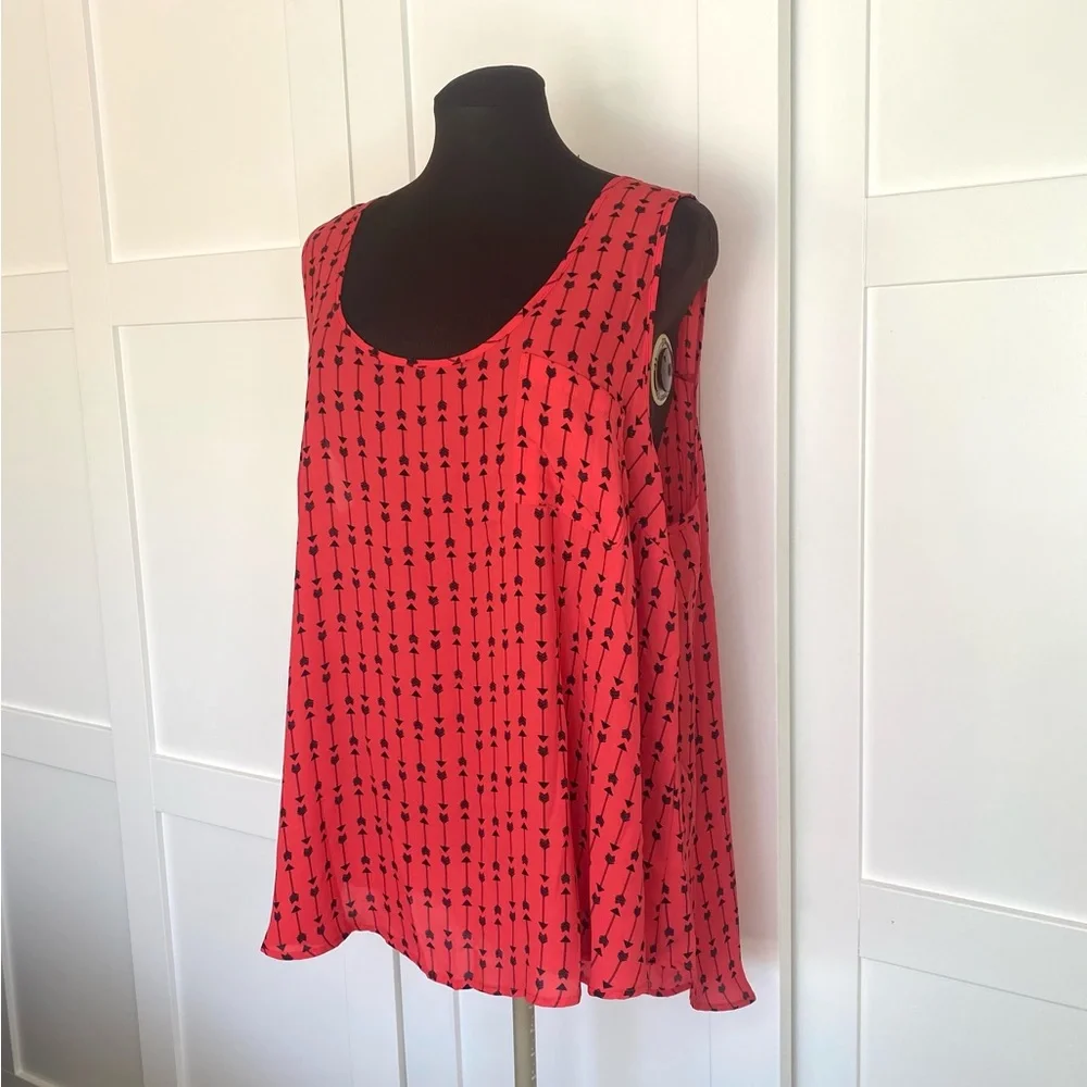 TORRID Sleeveless Cami Shell Tank Red Arrow Pattern Plus Size - Picture 6 of 8